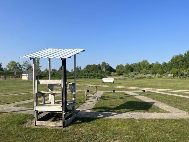 Covered Range Stand